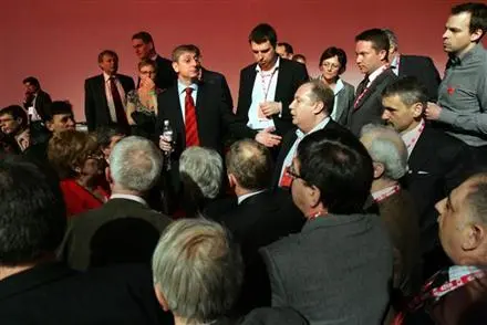 Die Suche nach einem neuen Regierungschef in Ungarn gerät zur politischen Farce