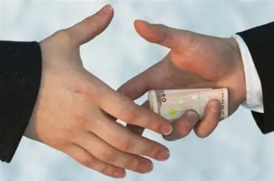 Mit einem Anteil an der Beute versucht man in Ungarn der Korruption Herr zu werden