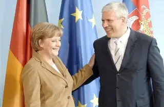 EU-Kommissar: Visa-Befreiung ist fix, Datum aber noch nicht ganz - Serbischer Präsident in Deutschland