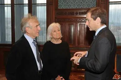 Elie Wiesel und Premier Bajnai über den Kampf gegen die extreme Rechte in Ungarn