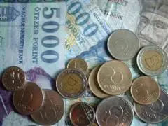 Die Ungarn borgen sich wieder mehr in Forint als in Devisen, aber auch mehr als sie zurückzahlen