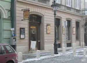 Sandwichs in pastell: das Standbistro in Budapest