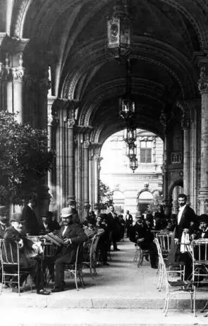 Die schwierige Suche nach dem Kaffeehaus in Budapest