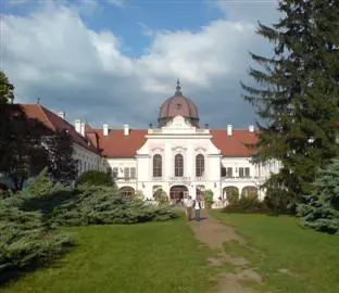 Maßvoller Sisi-Kult und viel Programm im Schloss Gödöllő bei Budapest