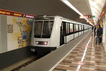 Ärger um neue Metrozüge in Budapest nimmt kein Ende