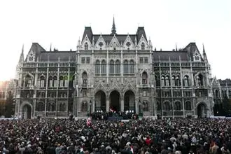 Die totale Wende - Orbáns ahistorische Rede am NAtionalfeiertag in Ungarn 23. Oktober
