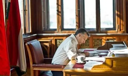Aktuelle Ankündigungen des Facebook-Premiers Orbán