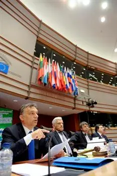 Ungarn kämpft gegen die Erweiterungsskeptiker wie gegen Windmühlen