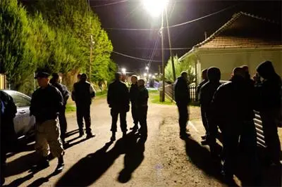 Offene Kämpfe zwischen Roma und Neonazis in Ungarn
