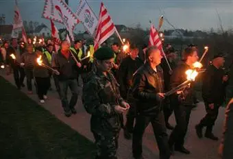 Jobbikaufmarsch und Gegendemo in Nordostungarn