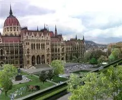 Viele Demos vor dem ungarischen Parlament geplant