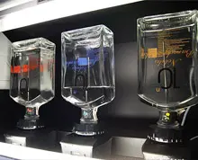 Ein Pálinkautomat am Airport Budapest mit nationalem Auftrag