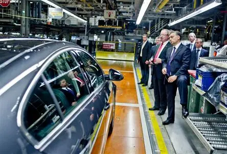 Orbán zu Besuch bei Opel und der CDU