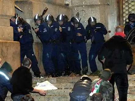 Erstes Urteil wegen Polizeigewalt in Ungarn 2006