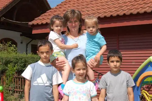 Eine richtige Familie - zu Besuch im SOS-Kinderdorf Kecskemét, Ungarn