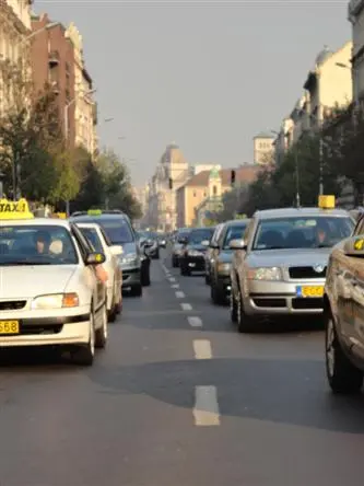 Taxifahrer und Gewerkschaft blockieren Straßen in Ungarn