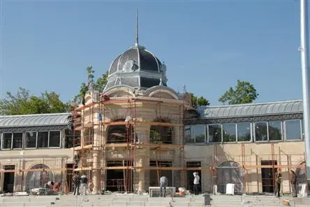 Die Eisbahn im Budapester Stadtwäldchen wird mit großer Verspätung wieder eröffnet Die Eisbahn im Bu