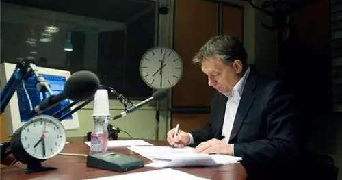 Orbán erklärt seinen Ungarn die Welt übers Radio