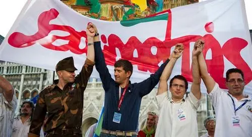 Solidarität statt Gehorsam: Wird ein Offizier die Demokratie in Ungarn retten?