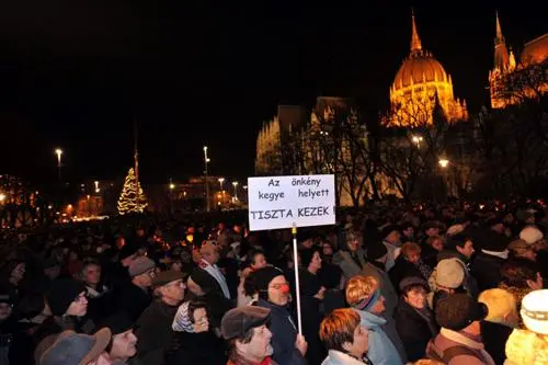 Demos zum Jahrewechsel in Ungarn - Großdemo am Montag