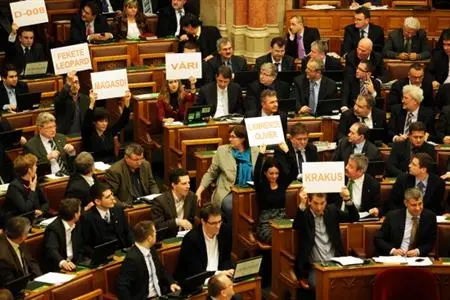 Ein Tag im Parlament von Ungarn - ein Sittenbild