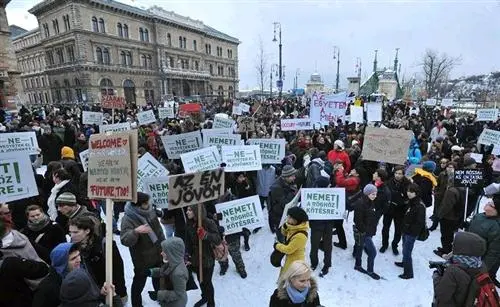 Für Freiheit der Bildung: Studenten in Ungarn besetzen Universität