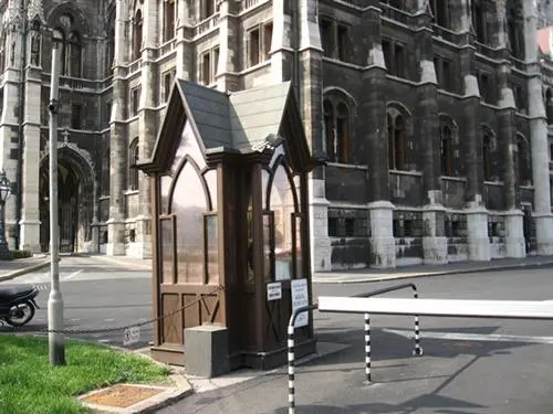 Der Kossuth Platz als Zeuge des Selbstbetrugs in Ungarn