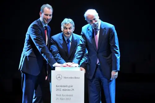Mercedes eröffnete neues Werk in Ungarn