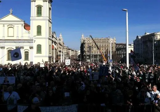Gespaltenes Land - Impressionen vom Nationfeiertag in Ungarn