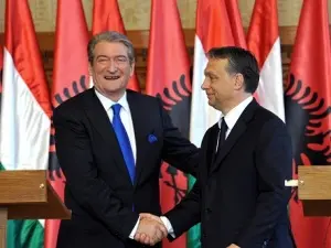 Gipfel der Demokraten: Premier von Albanien in Ungarn