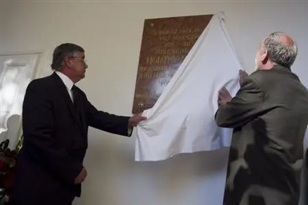 Horthy-Denkmal an Uni in Ungarn entfacht Protest
