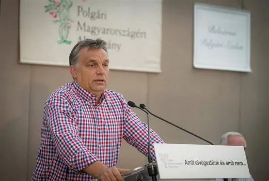 Laudatio aus dem Kartenhaus: Premier von Ungarn schwelgt in Eigenlob und putzt sich an Europa ab