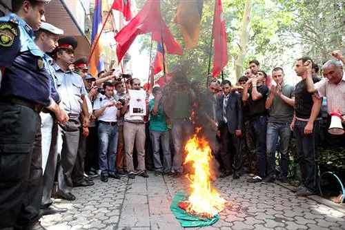 Armenien bricht Beziehungen zu Ungarn ab / Bericht & Kommentar
