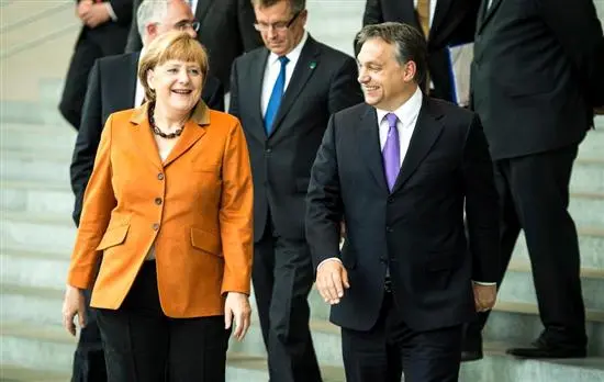 Unter Freunden: Treffen Orbán-Merkel: der Demokratie- und Europaverächter hat sich etabliert