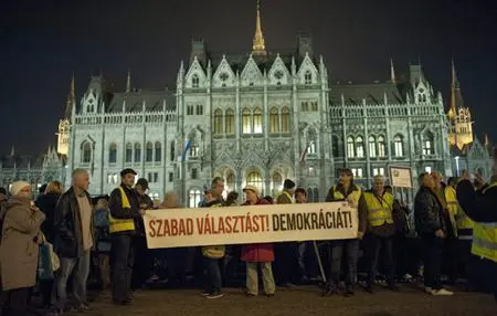 Demo und Klagen: Linke in Ungarn probt Aufstand gegen neues Wahlgesetz
