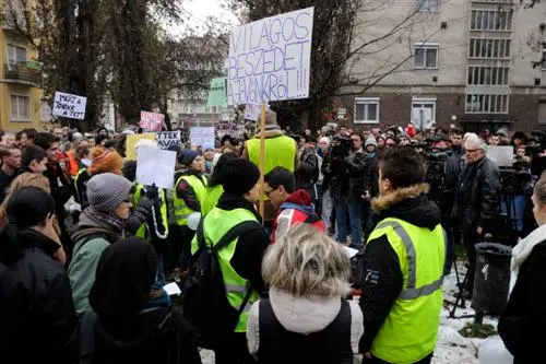 Update: Studentenproteste in Ungarn greifen auf Gymnasien über