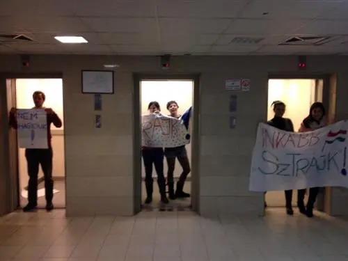 Update: Studentenproteste in Ungarn greifen auf Gymnasien über