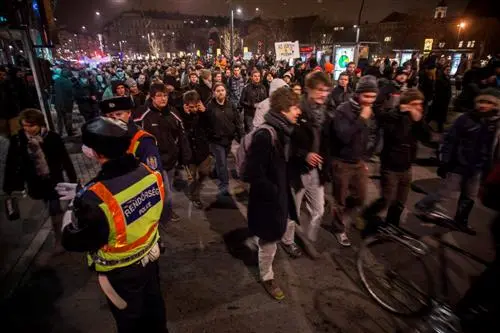 Brücken besetzt: Studenten in Ungarn proben den Aufstand