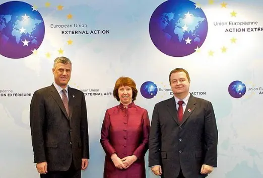 Die EU will Serbien und Kosovo zum Frieden verlocken