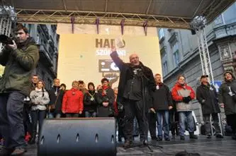 Demo in Budapest: ein Radiosender als Gradmesser der Demokratie in Ungarn