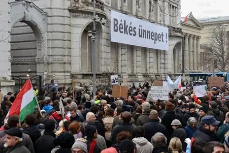 Demo vor Parteizentrale des Fidesz in Ungarn, Live-Ticker