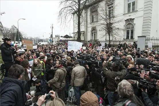 Demo vor Parteizentrale des Fidesz in Ungarn, Live-Ticker