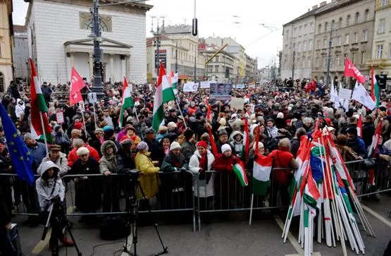 Mehrere Tausend auf Ersatz-Demo der Opposition in Ungarn