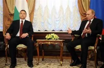 Mission in Moskau: Außenminister von Ungarn und Orbánberater in Russland
