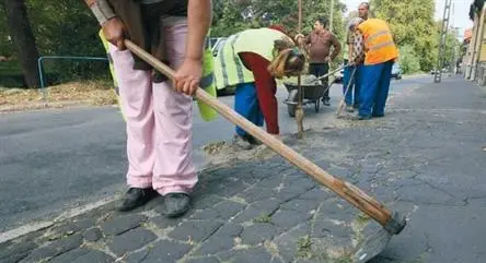 Sozialhilfestreichung für schmutzige Gärten und Schulschwänzen in Ungarn