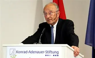 Ungarn kauft sich Gefälligkeitsgutachten bei internationalen Verfassungs"experten"