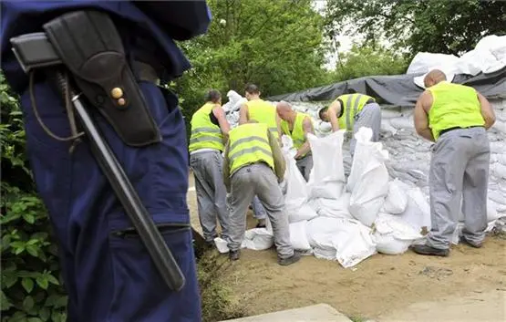 Hochwasser in Ungarn: es kommt langsam, aber es kommt