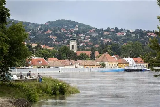 Hochwasser in Ungarn: es kommt langsam, aber es kommt