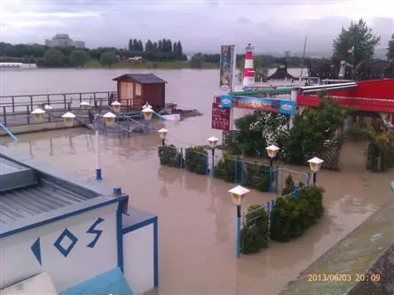Hochwasser in Ungarn: es kommt langsam, aber es kommt