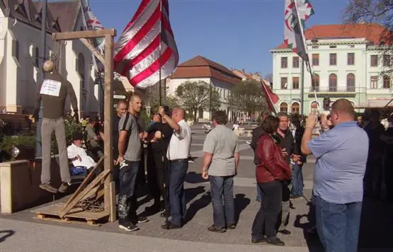 Regierungspartei in Ungarn lässt "spontan" gegen Opposition demonstrieren